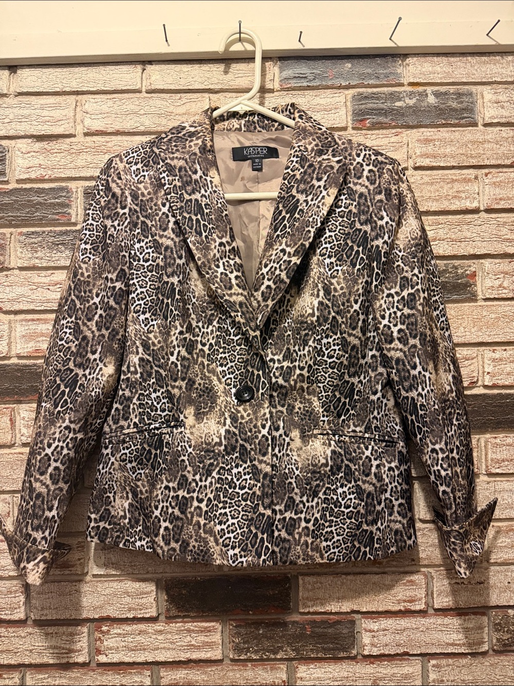 Kasper Leopard Print Blazer in Brown and Black